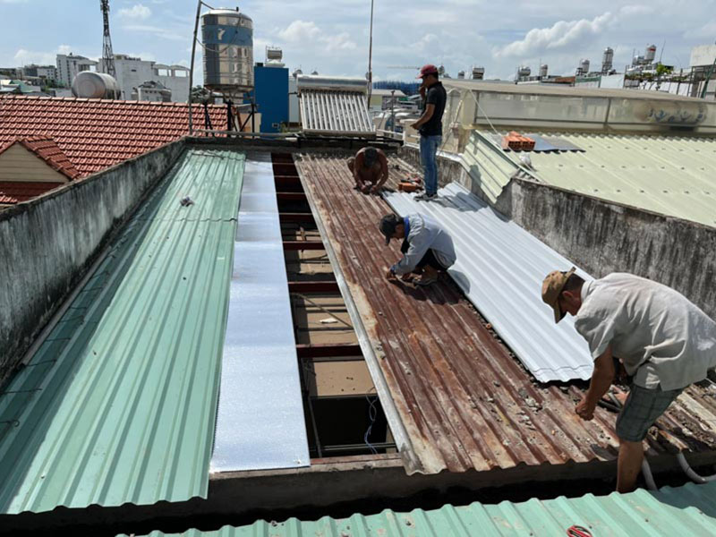 Thợ sửa chữa mái tôn tại TPHCM tay nghề cao